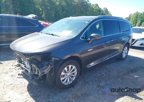2019 Chrysler Pacifica Touring L из США, поврежденный, VIN 2C4RC1BGXKR680562